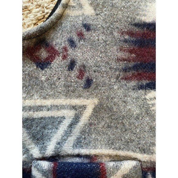 Generalities Vest Women’s Medium Vtg Aztec Wool Multicolor Pockets Wood Buttons - Picture 9 of 9